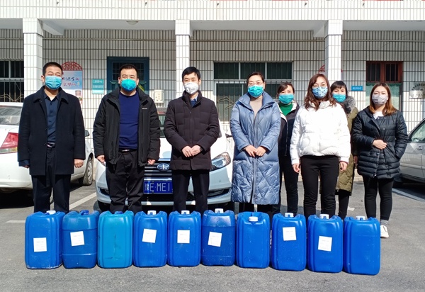 安陽愛心企業(yè)家董國賓再次捐贈消毒液獻愛心